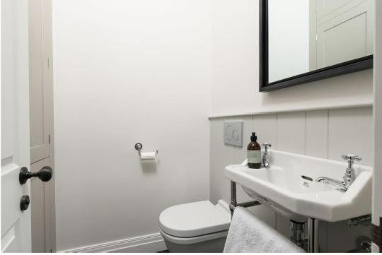 One Navy, Bath 아파트 외부 사진